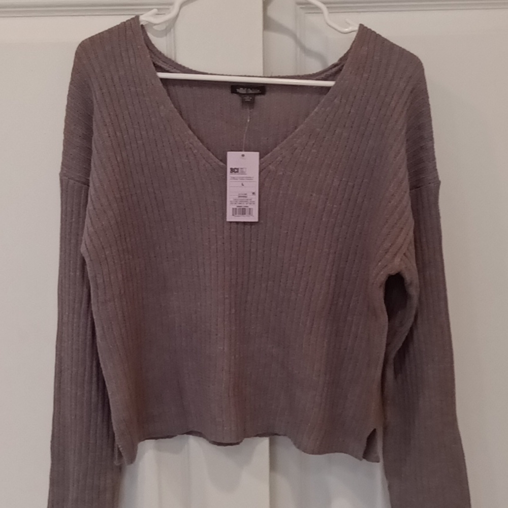 Brand New women's v-neck gray sweater. Size large
